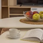Appartement 1br Nomad-friendly 15mins Walk To Centre With Designated Workspace Varna