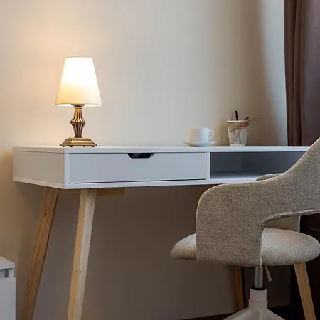 شقة 1br 8 Mins To With Designated Workspace *