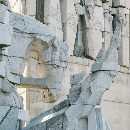 1br 8 Mins To With Designated Workspace شقة فارنا