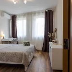 1br Nomad-friendly 15mins Walk To Centre With Designated Workspace * Warna