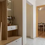 Lejlighed 1br Nomad-friendly 15mins Walk To Centre With Designated Workspace