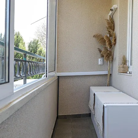 1br Nomad-friendly 15mins Walk To Centre With Designated Workspace 公寓 瓦爾納