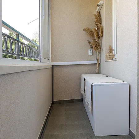 Apartmán 1br Nomad-friendly 15mins Walk To Centre With Designated Workspace