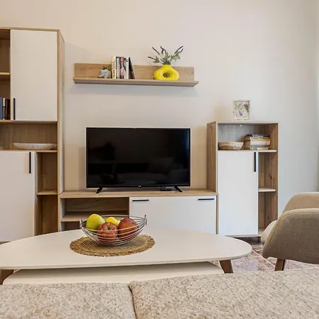 1br Nomad-friendly 15mins Walk To Centre With Designated Workspace 公寓