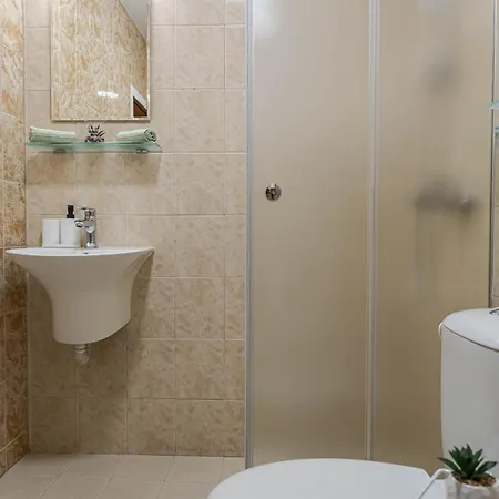 1br 8 Mins To With Designated Workspace Apartman