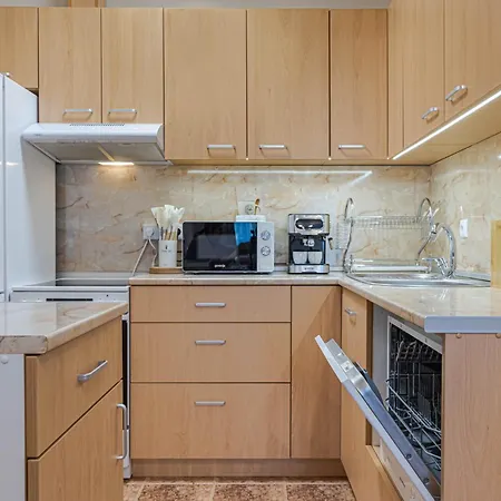 Daire 1br 8 Mins To With Designated Workspace *