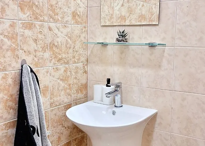 1br 8 Mins To With Designated Workspace Lejlighed *