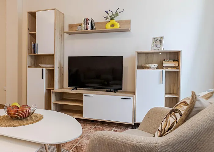 Lejlighed 1br 8 Mins To With Designated Workspace Varna