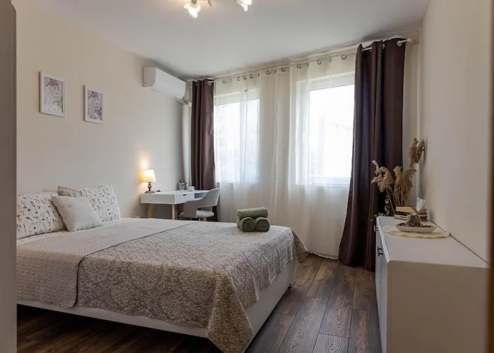 1br 8 Mins To With Designated Workspace Lejlighed Varna