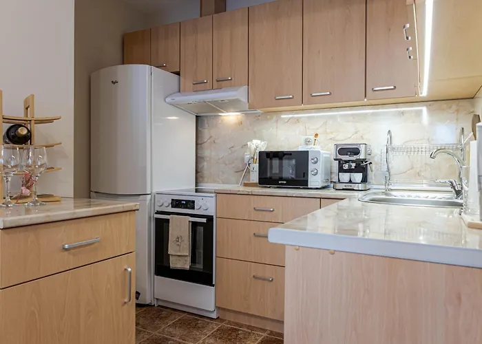 1br 8 Mins To With Designated Workspace