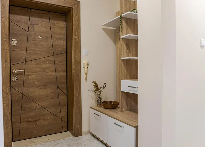 Lejlighed 1br 8 Mins To With Designated Workspace Varna