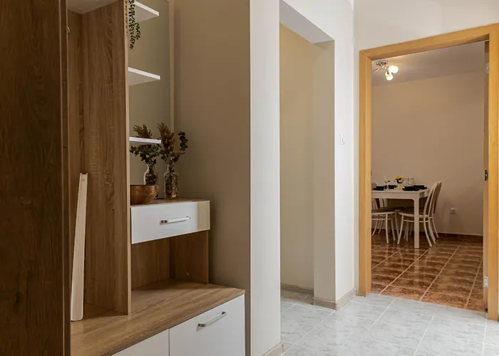 Lejlighed 1br 8 Mins To With Designated Workspace