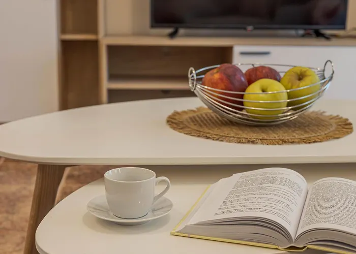 Lejlighed 1br 8 Mins To With Designated Workspace Varna