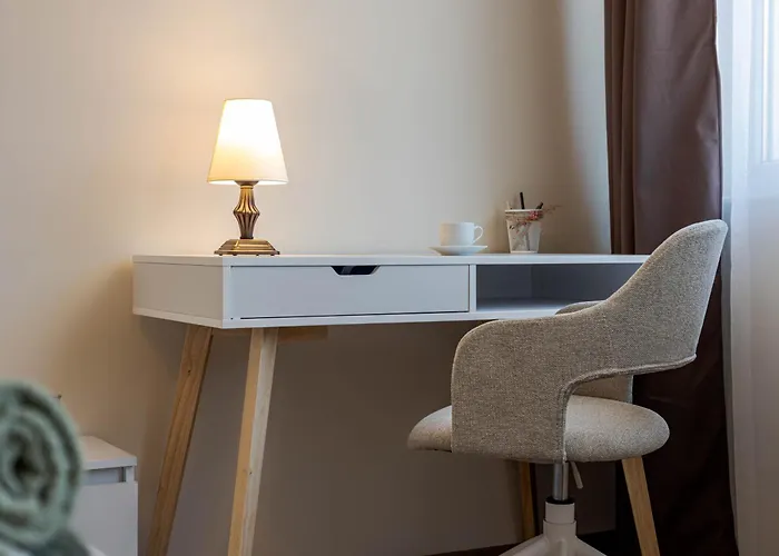 Lejlighed 1br 8 Mins To With Designated Workspace *