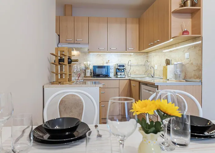 1br 8 Mins To With Designated Workspace Lejlighed Varna