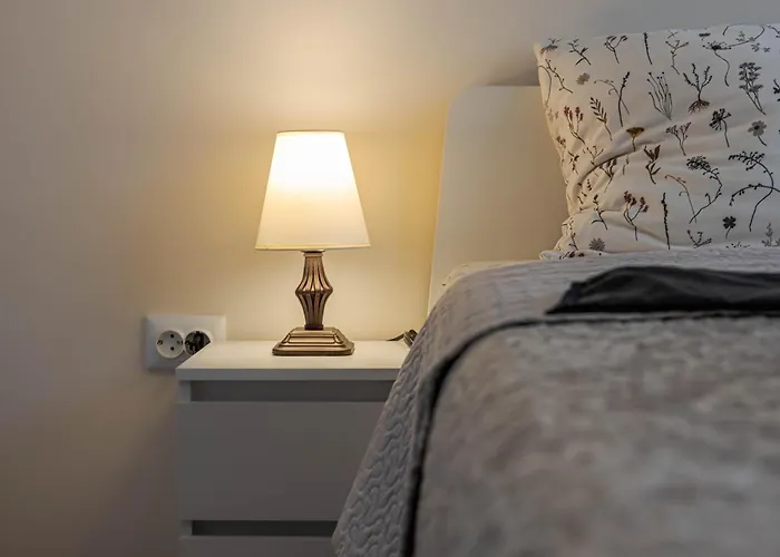 1br 8 Mins To With Designated Workspace *