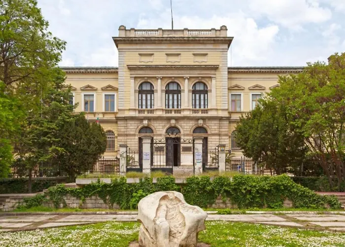 Lejlighed 1br 8 Mins To With Designated Workspace Varna